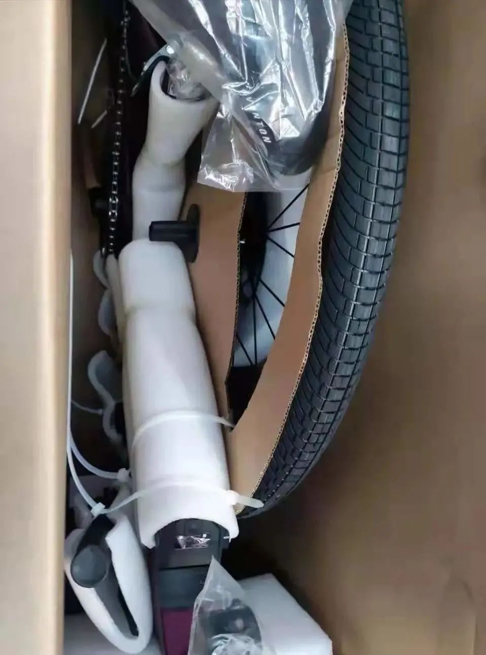 中港鋰<a href='http://m.globalmedical.cn' title='電池海運' >電池海運</a>